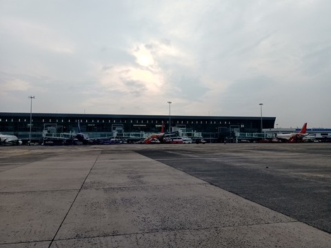 aIrPoRt