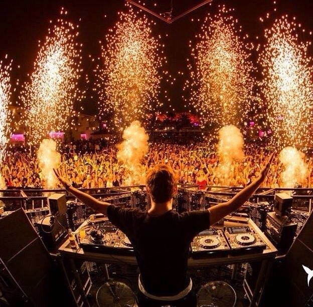 a night at edc