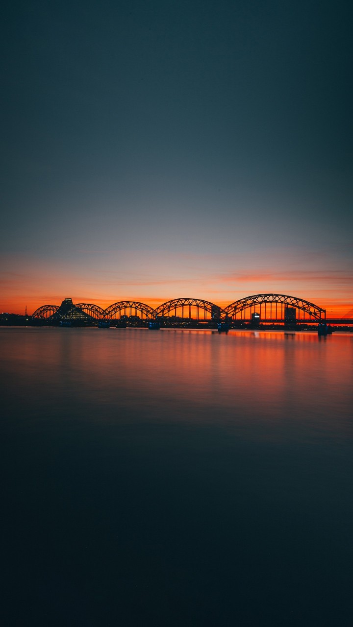 Puente en el horizonte