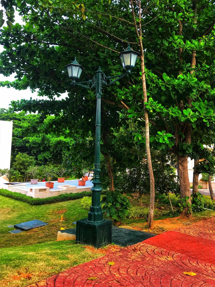 lamppost