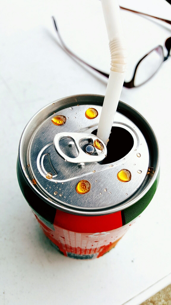 soda drops on a can
