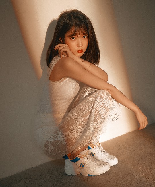IU