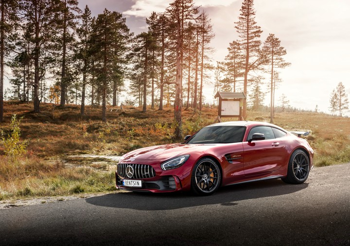 Mercedes AMG GT-R