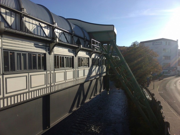 The station train suspended of Witten