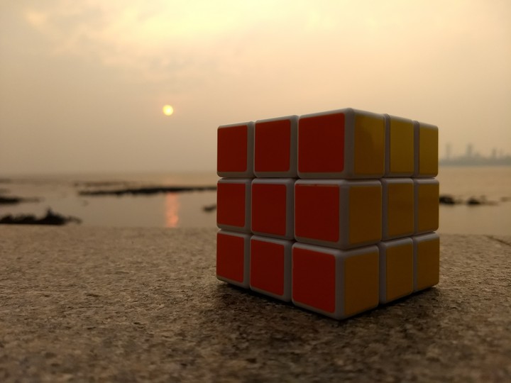 Solving the cube by the sea