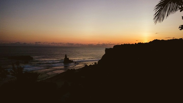 sunset mbuyutan beach.. 