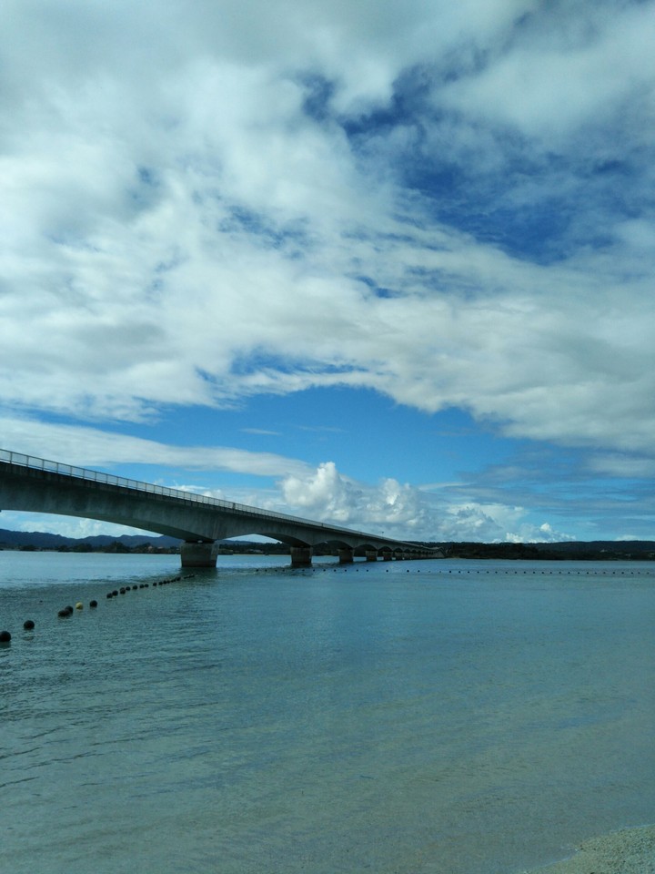 海と橋