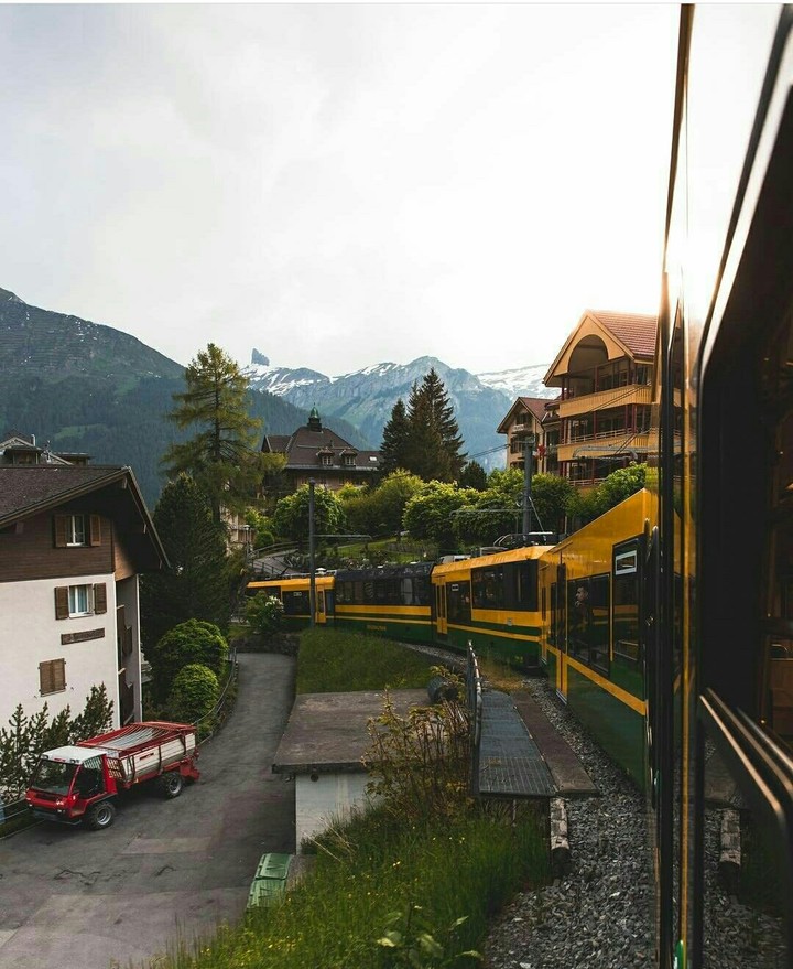 TrAin