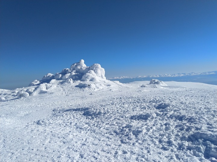 CHERNI VRUH ON TOP OF IT