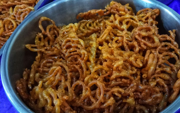 আজ জিলাপি তো চলবেই। ))))