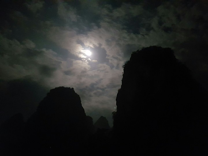 月(Moon)
