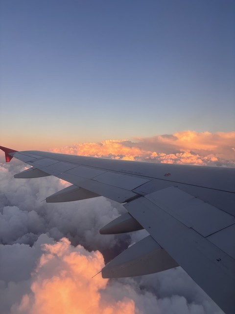 Sky, fly, clouds