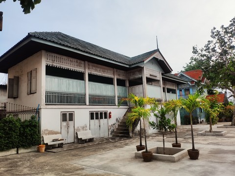 thai old style building