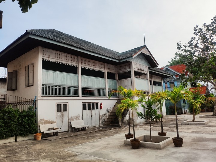 thai old style building