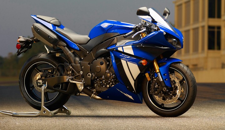 moto Yamaha r1