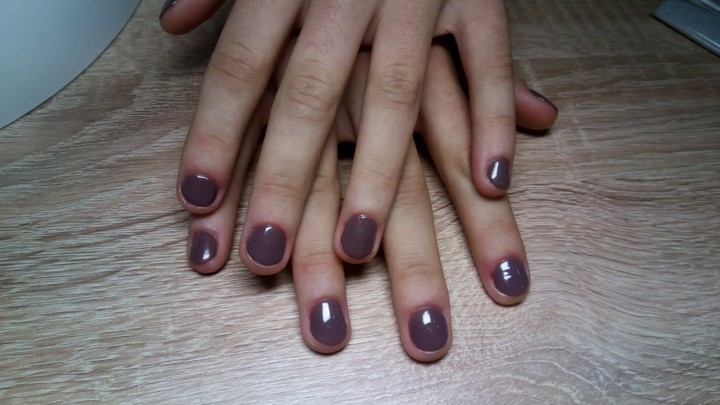 nails
