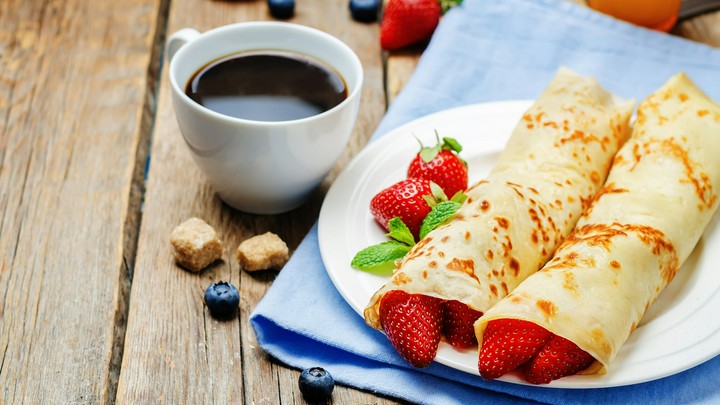 Strawberry roll