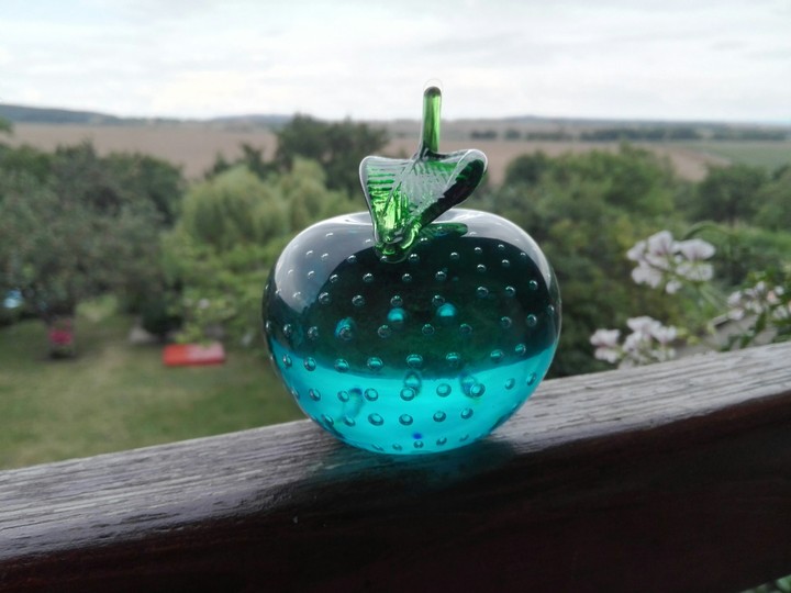 apple