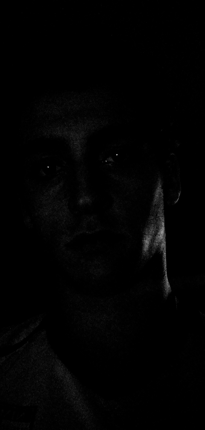 Dark face - Visage sombre