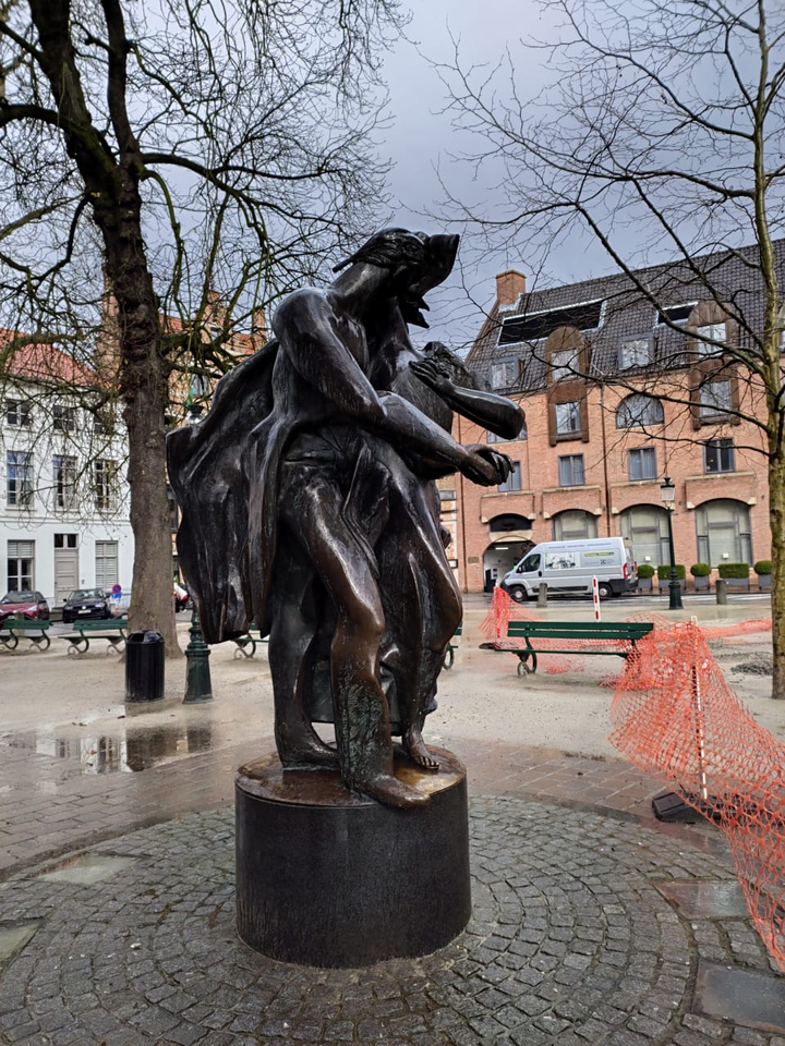 Statue