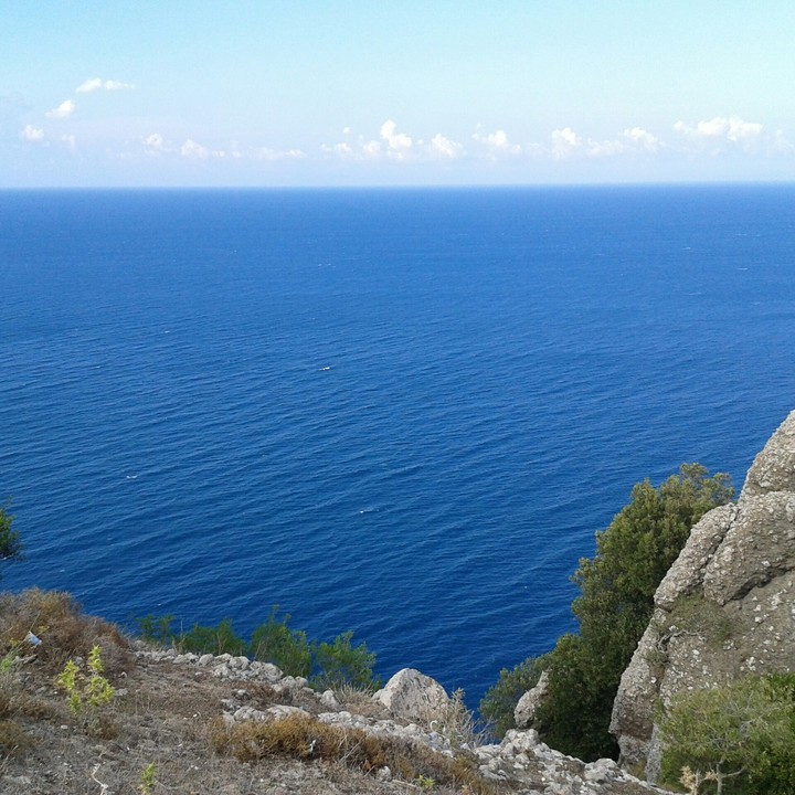 A blue sky, a deep sea,  and a fresh air