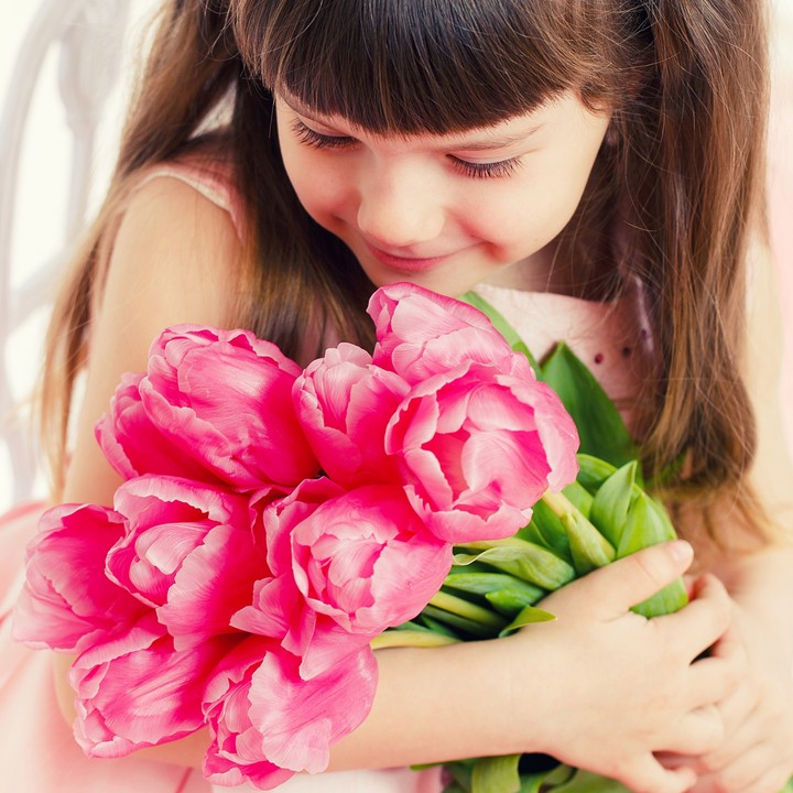 girl with flowers