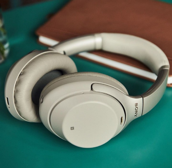 Headphone
