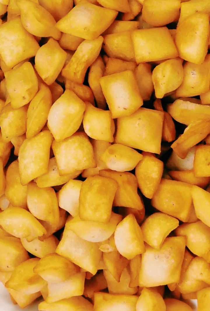 cheez namak pare