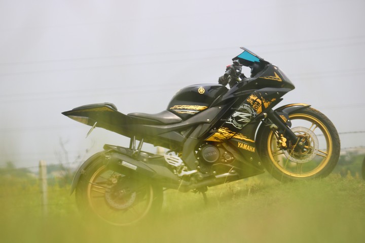 r15 grid gold