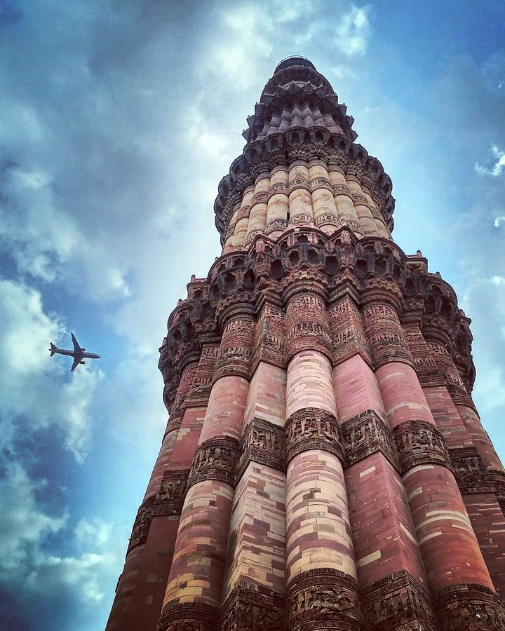 Qutab minar Delhi - Standing tall