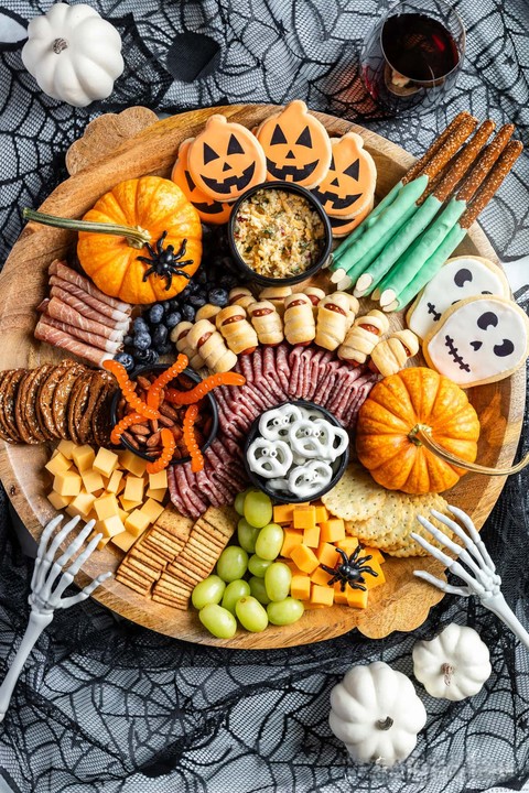 Tasty, spooky wallpapers
