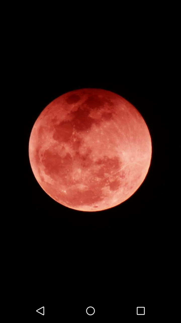 moon foto by @horigamis ---