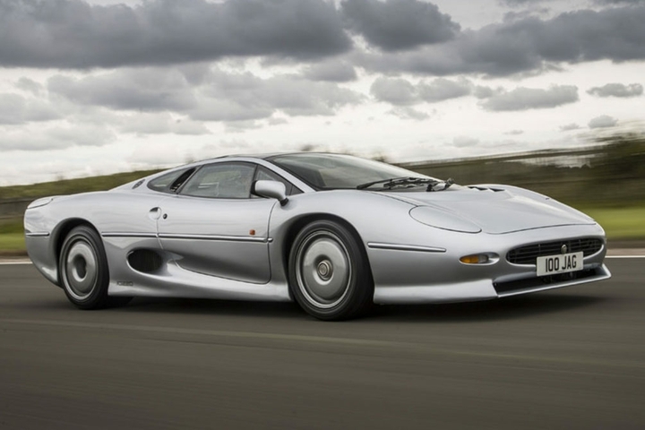 Jaguar XJ220
