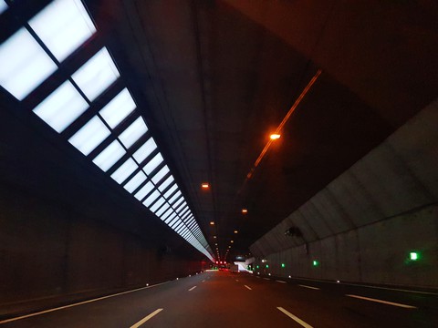 Tunnel