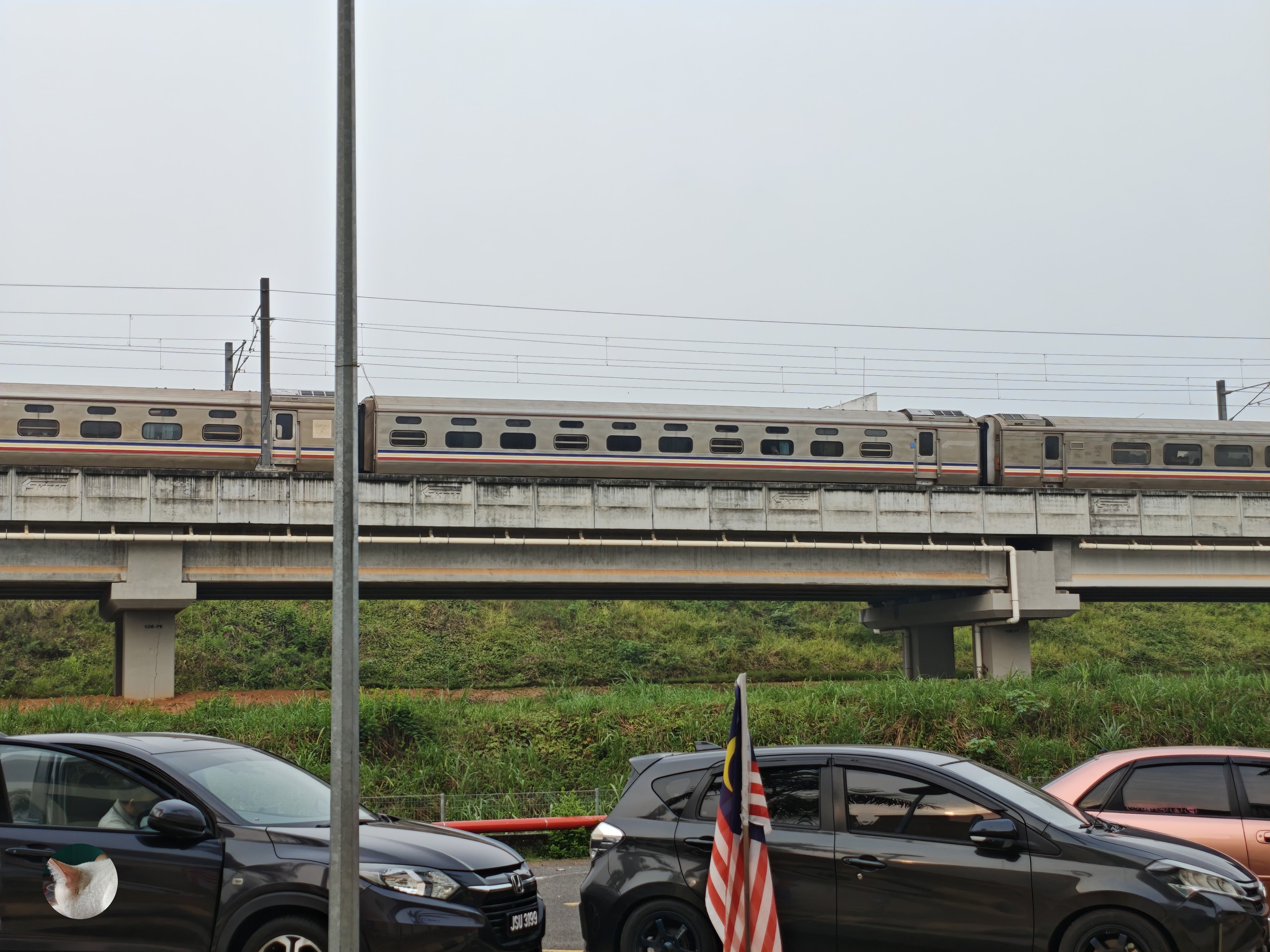 Look at the train.. Love...