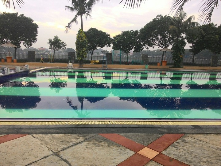swimming pool