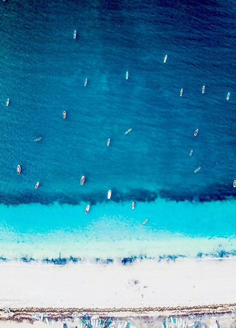 Beach شاطئ