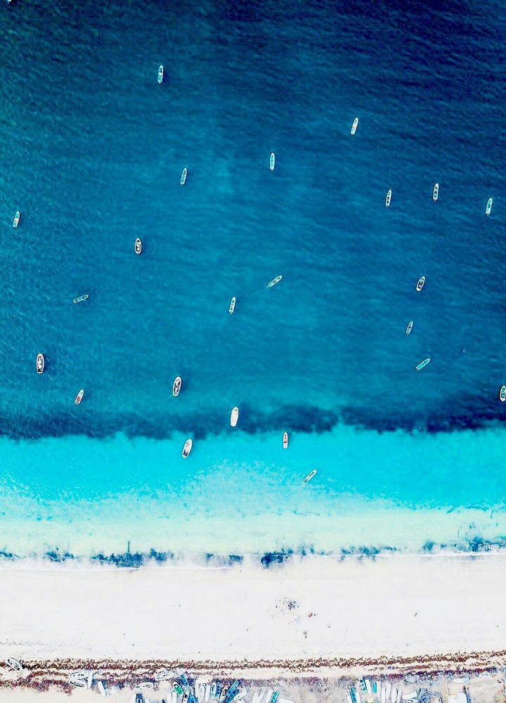 Beach شاطئ