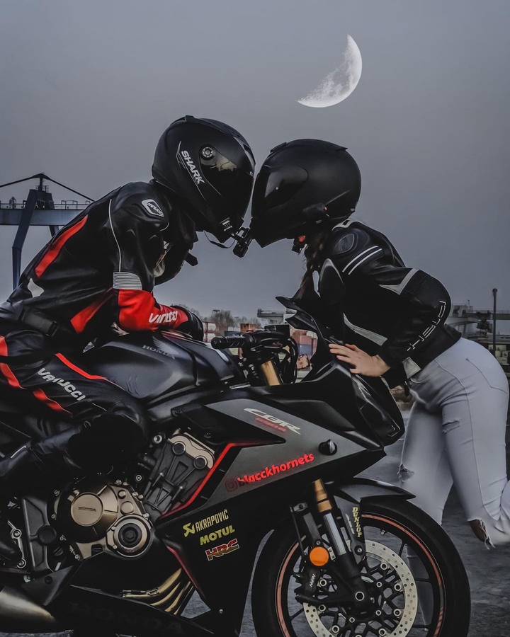 couple Riders