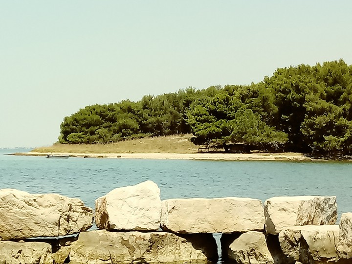 small island(otočić) Garmenjak
