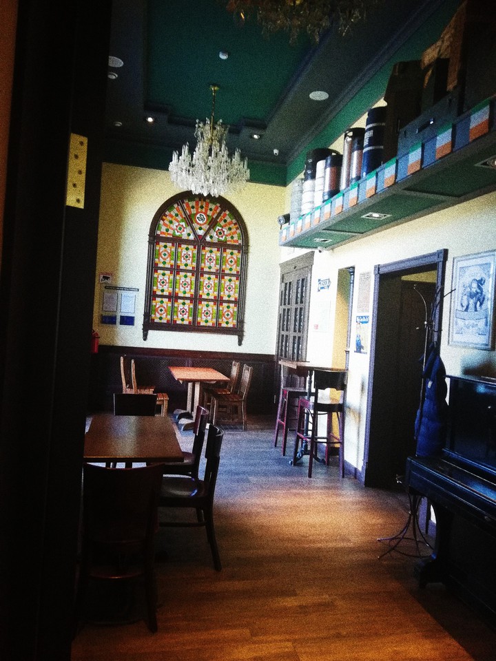 bar