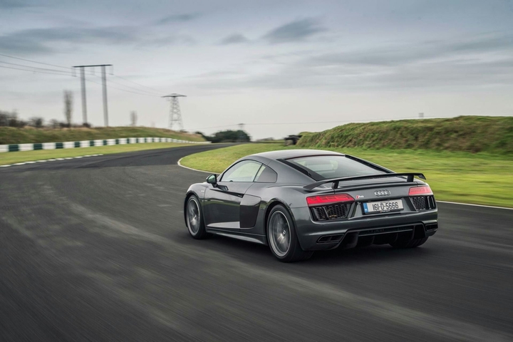 audi rs 8
