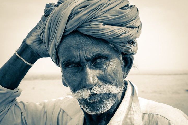 old Rajasthani man in the deserts
