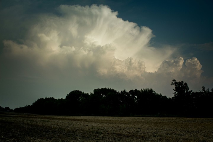Waiting the Thunderstorm