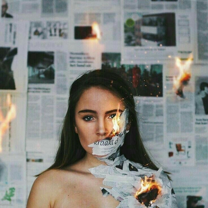девушка, огонь , газета