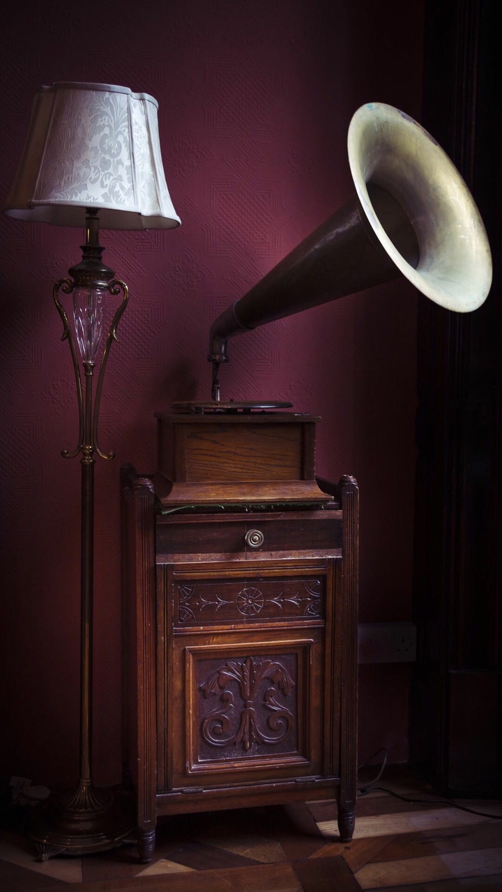 Phonograph