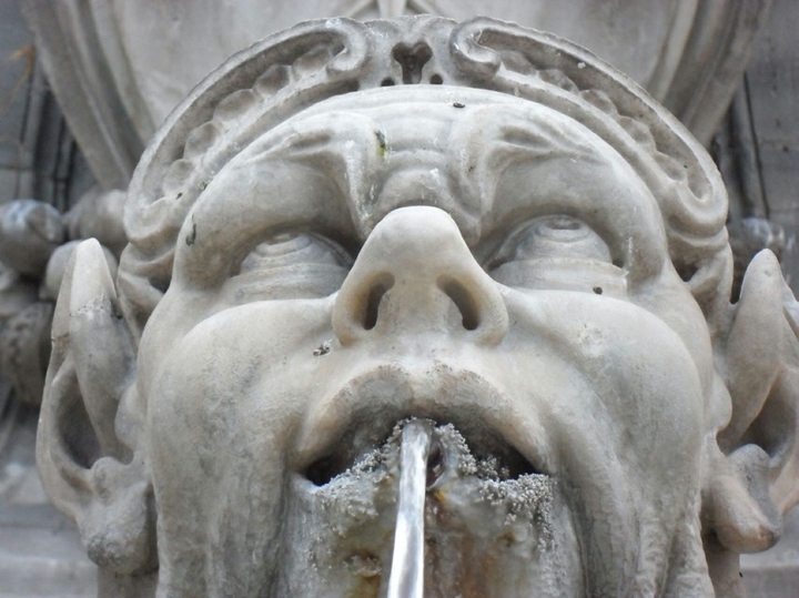 Fountain Pantheon