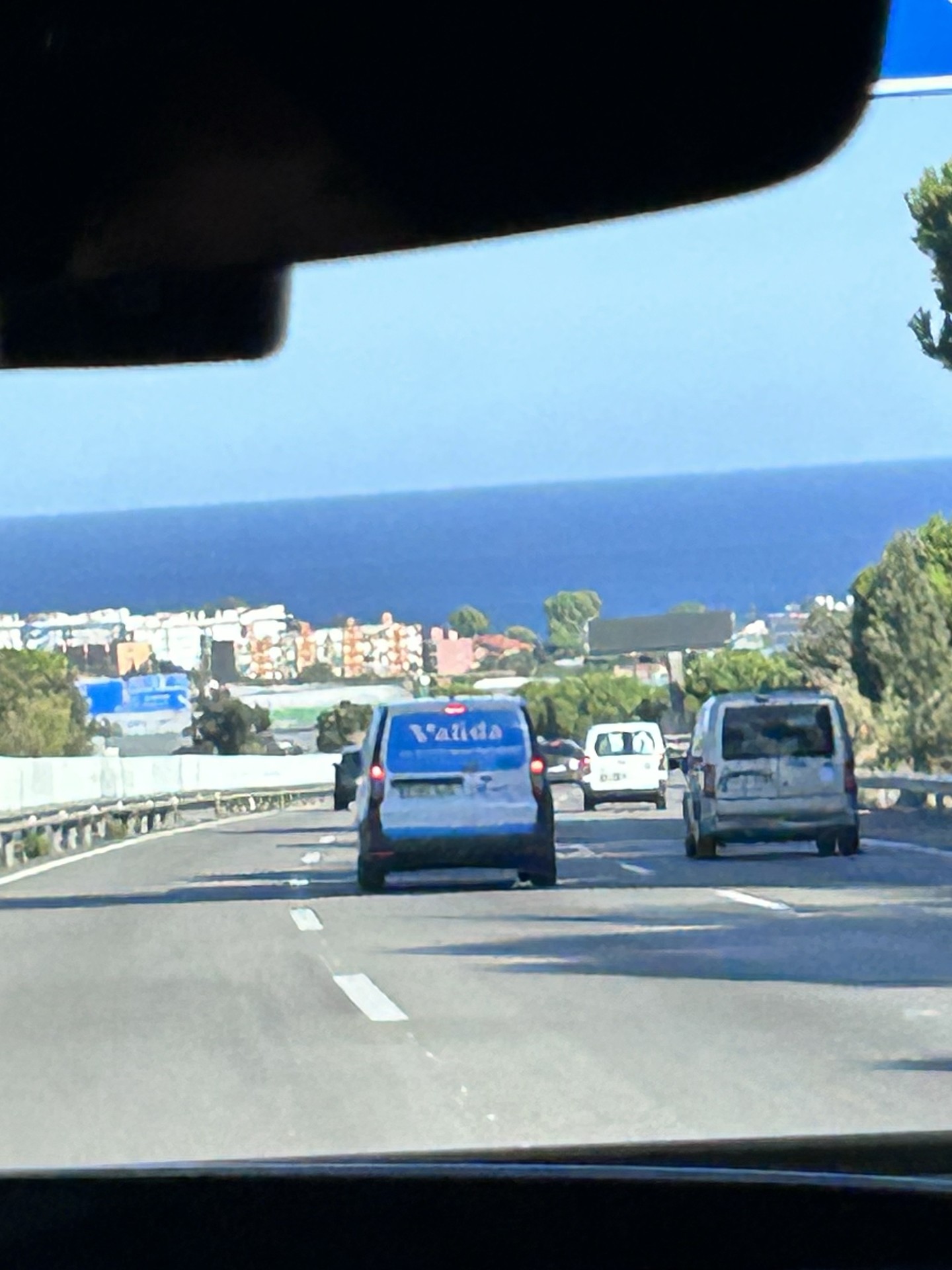 road, sea achtergronden