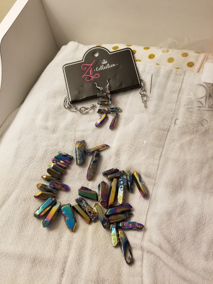 Broken Zi necklace