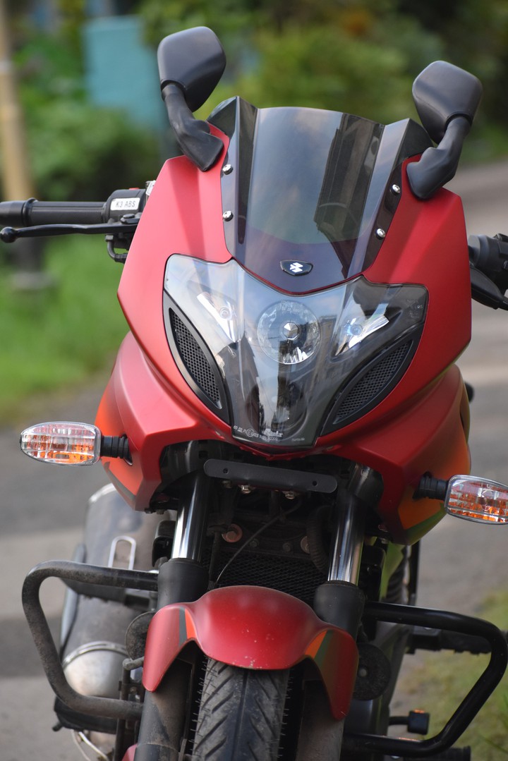 Bajaj Pulsar 220f
